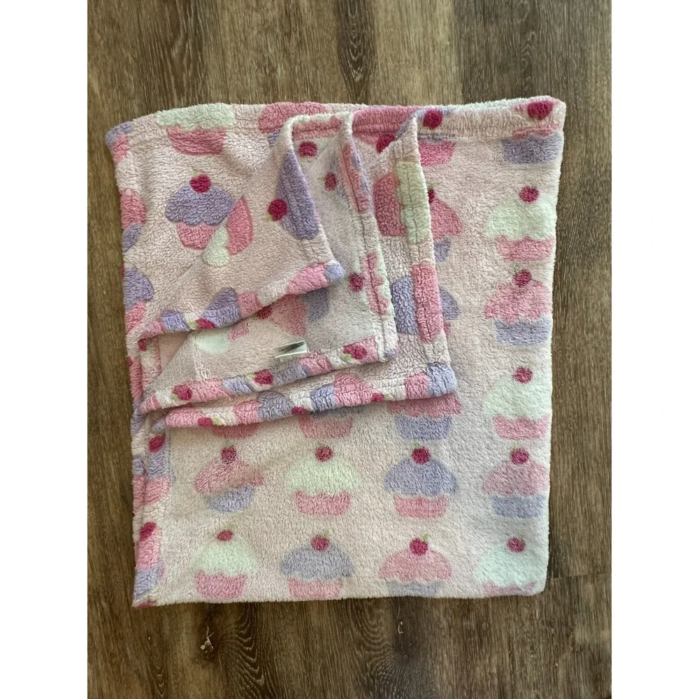 Cutie‎ Pie Baby Blanket Cupcakes Pink Purple Soft 28x38